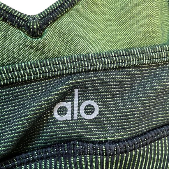 Alo Yoga Seamless Illusion Bralette COLOR SHIFT Anthracite/Highlighter Sz XS - Picture 8 of 12